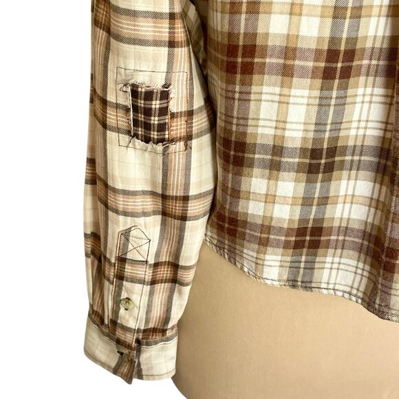 American Eagle Cozy Cabin Cropped Flannel Button Up SMALL Mixed Print Casual - Picture 5 of 10